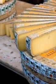 Epingle Par Ruud Walthaus Sur Cheese Shop Fromagerie Fromage Fromages De France Vin Et Fromage