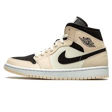 Because of the variety of colorways and the quantities produced, the jordan 1 mid is accessible for. Wmns Air Jordan 1 Mid Barely Orange Ietp