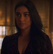 Is peach out if you Emily in pretty little liers?!