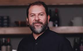 Enrique Olvera crea iniciativa para apoyar a mexicanos en EEUU