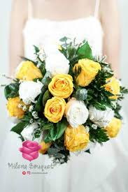 You may adjust the distance across the flowers by tying the bouquet in the center. Pin On Wedding Bouquets Wedding Boutonnieres