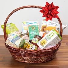 Green gifts are great for earthy nature lovers and for anyone who is going through a time of fast growth and progress. Uae National Day Gifts Online National Day Gifts Box Ferns N Petals