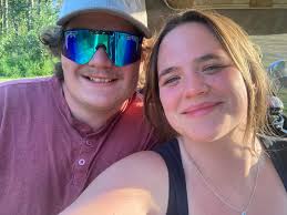 What are alternatives to gravel for a patio base in Elyria?