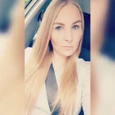 Sandy Grote's Instagram, Twitter & Facebook