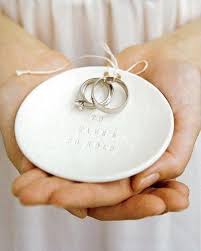 10 Porte Alliances Originaux Pour Un Mariage Tendance My Fair Party Porte Alliances Original Coussin Alliance Mariage Boite Alliances