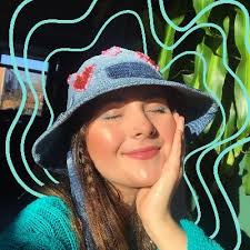 Jacqueline Grimsley (@JacqueAG)