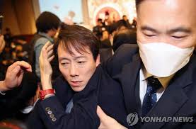 오태양 주총장에 나타날 일은 없겠군 태양의 계절 канала dramakbs. ë¯¸ëž˜ë‹¹ ì˜¤íƒœì–' ê³µë™ëŒ€í'œ ë¯¸ëž˜í•œêµ­ë‹¹ ì°½ë‹¹ ë¹„ë‚œ ì—°í•©ë‰´ìŠ¤