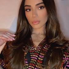 Laura Mcafee's Instagram, Twitter & Facebook