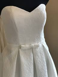 How Stunning Is The Italian Silk Jacquard Fabric That Our New Bertossi Brides Gown From Anne S 2018 19 Collection Anne Is Loving The Cl Svadebnye Platya Platya