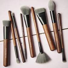 7 Vegan And Eco Friendly Makeup Brushes And Sets You Can Buy Online Vegan Makeup Brushes Eco Friendly Makeup Diy Makeup Brush Cleaner