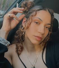 Hailey Rivera (@officialhoneywave) • Instagram photos and videos