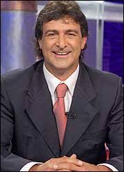 Born 15 july 1954) is an argentine former professional footballer who played as a striker. Mario Kempes Ecured