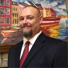 In 1983, Star Wars fans received a heartfelt Valentine's Day gift from  National Public Radio and Lucasfilm when The Empire Strikes Back debuted as  a 10-part radio series