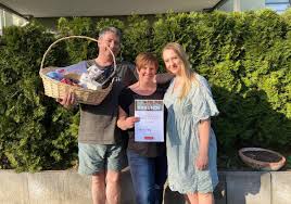 Bevor damit angefangen wird, lässt sich das junge ding noch geil bumsen. Die Besten In Essen Wer Ist Der Beste Nachbar In Der Stadt Radio Essen