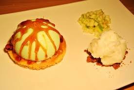 Mousse Pomme Verte Sur Sable Breton Et Caramel Au Beurre Sale Sorbet Au Yaourt Les Delices De La Jeunesse