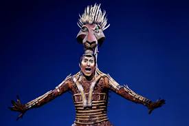 Para hablar de este musical diré en primer lugar que es perfecto para aquellos que gusten de los espectáculos con derroche de luz, sonido y que acudan esperando ver en directo sobre un escenario la historia de la película que. El Rey Leon Renueva Su Elenco En La Novena Temporada Del Musical En Madrid Ecodiario Es