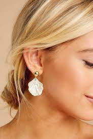 Fun White Pearl Earrings Pearlescent Shell Earring Jewelry 10 Red Dress Gold Earrings Studs Simple Earrings Minimalist Earrings