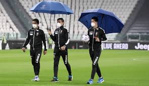 Der italienische pokalsieger ssc neapel hat einspruch gegen die coronabedingte niederlage gegen juventus turin am grünen tisch eingelegt. Serie A Topspiel Zwischen Juventus Und Napoli Fallt Aus Bizarre Szenen Im Stadion