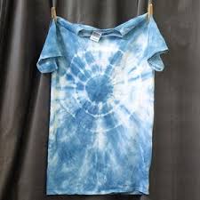 Tie dye is always such a fun kid's activity, but it can be a great time for the adults too! 100 Tie Dye Patterns And Techniques Favecrafts Com