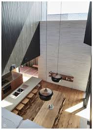 Plafon rumah minimalis dengan desain yang menarik nantinya juga akan berpengaruh pada tampilan ruang secara keseluruhan. Contoh 11 Desain Rumah Dengan Plafond Ruangan Tinggi Arginuring Arsitek