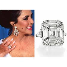 💍 Taylor -Krupp ring 💍 This 33.19 carats diamond ring was purchased by  Richard Burton for Elizabeth Taylor in an auction in 1968 for US$307,000.  Liz was no stranger to heavy rings.