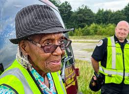She's back! Estella Williams, 95, of Anderson unretires and returns as  crossing guard at Westside High