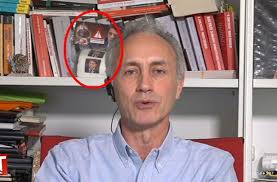 Franco travaglio (torino, 5 agosto 1972) è un regista, compositore, librettista, autore e studioso di musical contemporaneo italiano che ha lavorato con artisti come andrew lloyd webber, dario fo, saverio marconi, tato russo, fiamma izzo. Matteo Renzi Denuncera Marco Travaglio Per La Carta Igienica Con La Sua Faccia Open