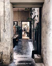A Surprise To Discover A Pretty Chic Boutique In The Old Quarter I Remember Coming To The Area And Waiting As My Mom Wou Chic Boutique Boutique Set Old Things
