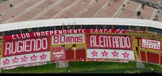 El primer campeón de colombia ha logrado 17 títulos en su historia deportiva y es uno de los equipos más ganadores de los últimos tiempos en el país. Dianita Martini On Twitter Santafe 80 Anos Te Amamos Leon Comusantaferena Labexoficial 80anos