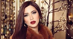 أنا بفكر في الزواج أكيد، وكنت على وشك إني أعمل الخطوة دي، وأنا قلت الفترة اللي فاتت إني عايشة قصة حب وفعلا اتخطبت، ولكن مكملش الموضوع. Ù†Ø³Ø±ÙŠÙ† Ø·Ø§ÙØ´ Ù„Ù„ÙÙ† Ù„Ù… Ø£ØªØ¹Ø§Ù‚Ø¯ Ø¹Ù„Ù‰ Ù…Ø³Ù„Ø³Ù„Ø§Øª Ù…ØµØ±ÙŠØ© Ø¨Ø´ÙƒÙ„ Ø±Ø³Ù…ÙŠ Ø­ØªÙ‰ Ø§Ù„Ø¢Ù†