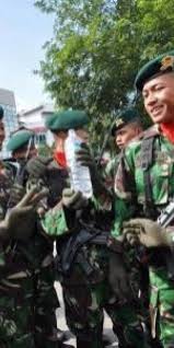 Hallo kali ini aku akan ceritain berapa gaji dokter yg baru lulus yg memang umumnya belum bisa kerja praktek sendiri. Pemerintah Naikkan Gaji Pokok Anggota Tni Polri Antara News Kalimantan Barat