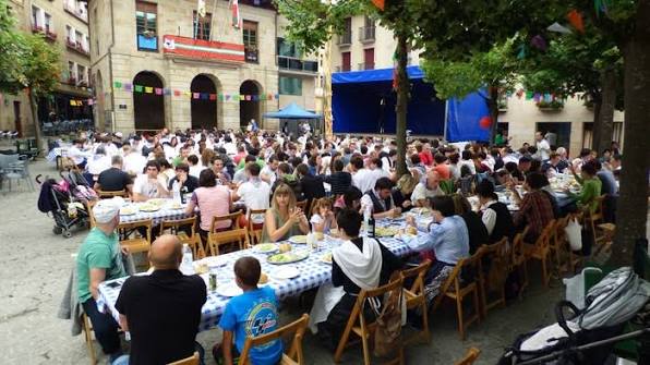 A la venta los tickets para la comida popular de fiestas - Eskoriatza