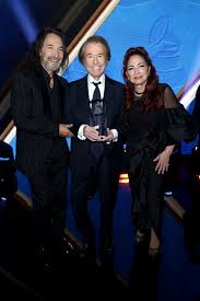 Caralhudo deixando a loirinha gozadinha