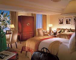 Premier Room These Spacious Rooms Are Designed As A Studio With A Comfortable Sitting Area A Walk In Clos Shanghai Hotels Four Seasons Hotel Luxury Hotel