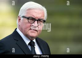 Köln, Deutschland. 2. April 2016. Schauspielerin Veronica Ferres Blätter  nach der Trauerfeier für ehemalige Minister von Außenminister Guido  Westerwelle die Basilika der Heiligen Apostel in Köln, 2. April 2016 ist.  Westerwelle starb