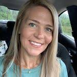 Amanda Derousse's Instagram, Twitter & Facebook