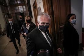 Ontem o ministro adjunto eduardo cabrita disse estar a preparar o processo legislativo para que, em 2017. Cabrita Sobre O Voto Antecipado Testemunhei Respeito Por Todas As Regras Sanitarias Renascenca