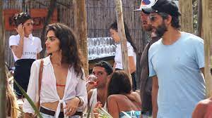 ¿y los gorilas a quién votan ahora?, lanzó espontáneo y no exento de cierta ironía. Joaquin Furriel Y La Modelo Uruguaya Manuela Bozoglian Juntos En Punta Del Este Infobae