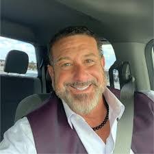 Danny Ragusa's Instagram, Twitter & Facebook