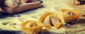 La pizza con farina di semola rimacinata é una variante gustosa della classica pizza. Pasta Pane E Pizza Di Semola Di Grano Duro Bonta E Salute Nel Piatto
