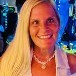 Ashley Scheck's Instagram, Twitter & Facebook