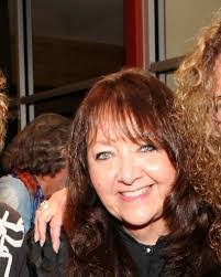 Carol Farhat's Instagram, Twitter & Facebook