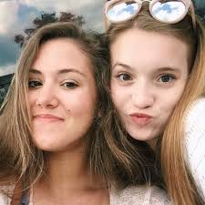 Lindsey Rebholz (@lmrebholz)