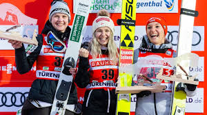 Einzelwettbewerb der damen im liveticker zum nachlesen gold geht an slowenien! Skispringen Vierschanzentournee Fur Frauen
