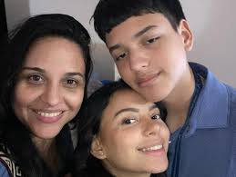 Betsy Jaramillo's Instagram, Twitter & Facebook