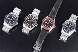 Centre hours, minutes and seconds. Modern Classic The Mk1 Tudor Black Bay Revolution Revolution