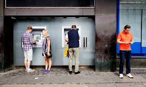En almindelig dansk familie kan spare helt op til 25. Her Far Du Det Billigste Boliglan I Banken Finans
