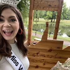 Almost Heaven Swing #23💛 This swing is located at Valley Park right in the  heart of Putnam County! This park is home to walking trails, athletic  fields and courts, a conference center,