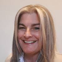 Deanna Delia's Instagram, Facebook & TikTok