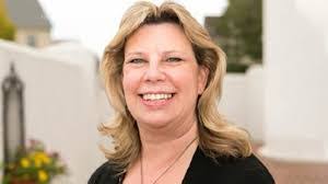 Bernadette Stark's Instagram, Twitter & Facebook